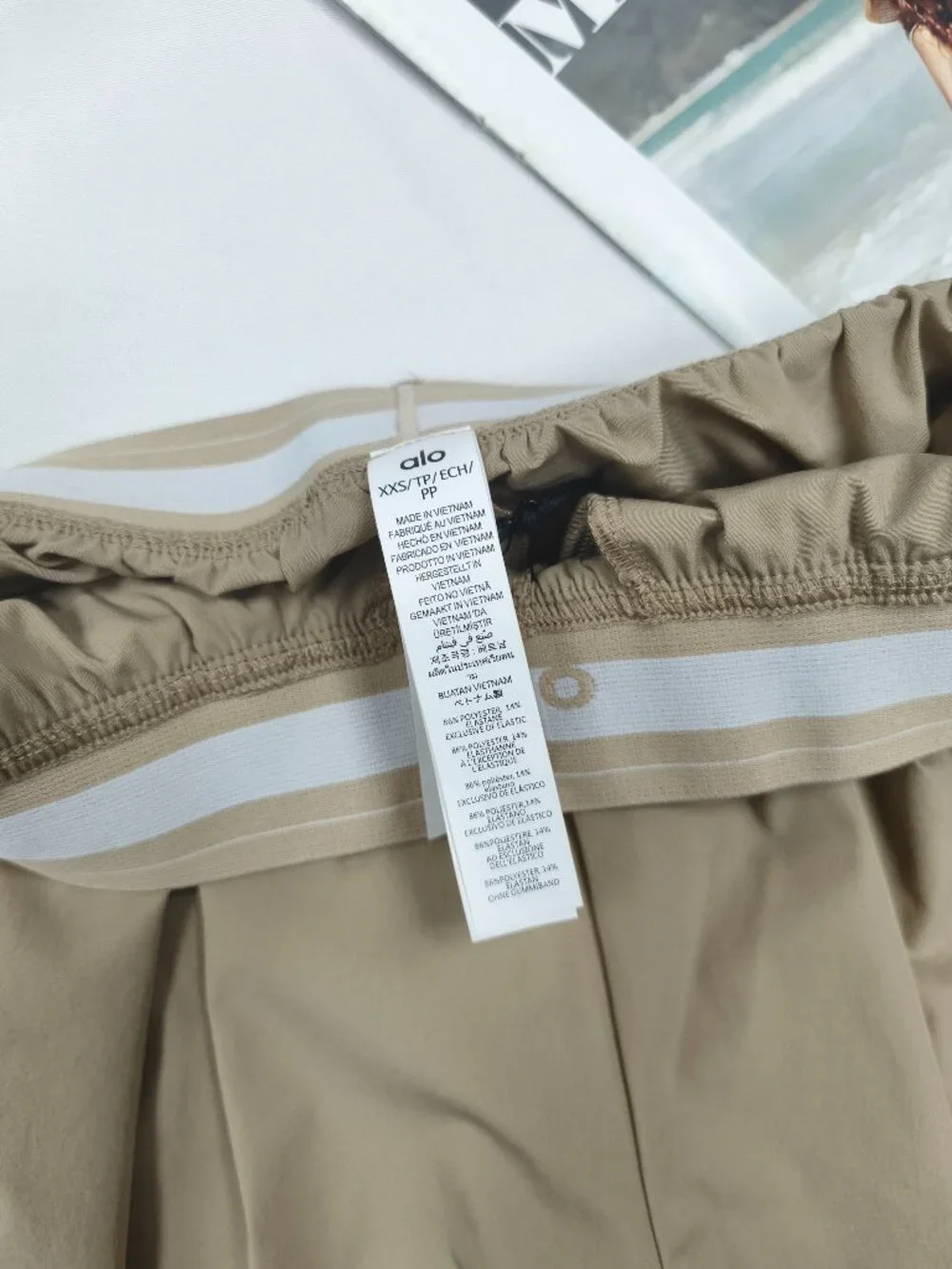 ALO Yoga Wide-Leg Trousers in Taupe